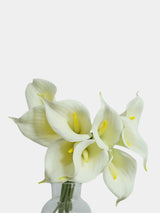 小さな人工カラリリーのブーケ – 9本の茎