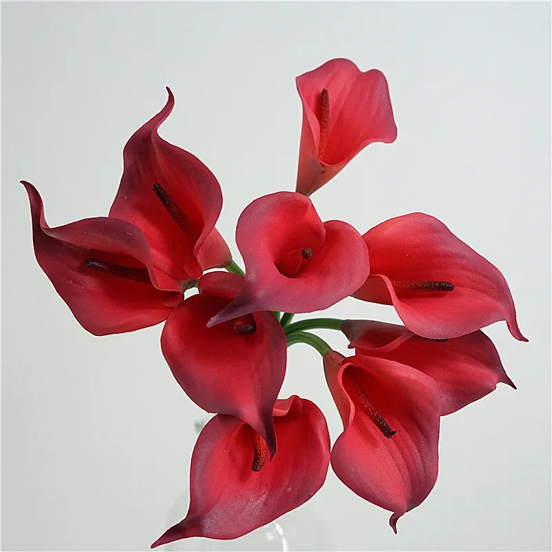 小さな人工カラリリーのブーケ – 9本の茎