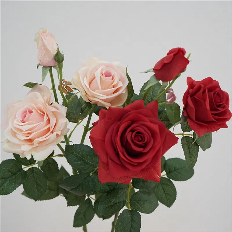 フェイクフラワー リアルタッチフラワー 白いバラ - 30インチのトリプルブロームと花蕾付き 