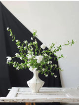 ホワイトスピラエア＆チューリップフェイクシルクフラワーアレンジメント/ブーケ - 31.5インチ