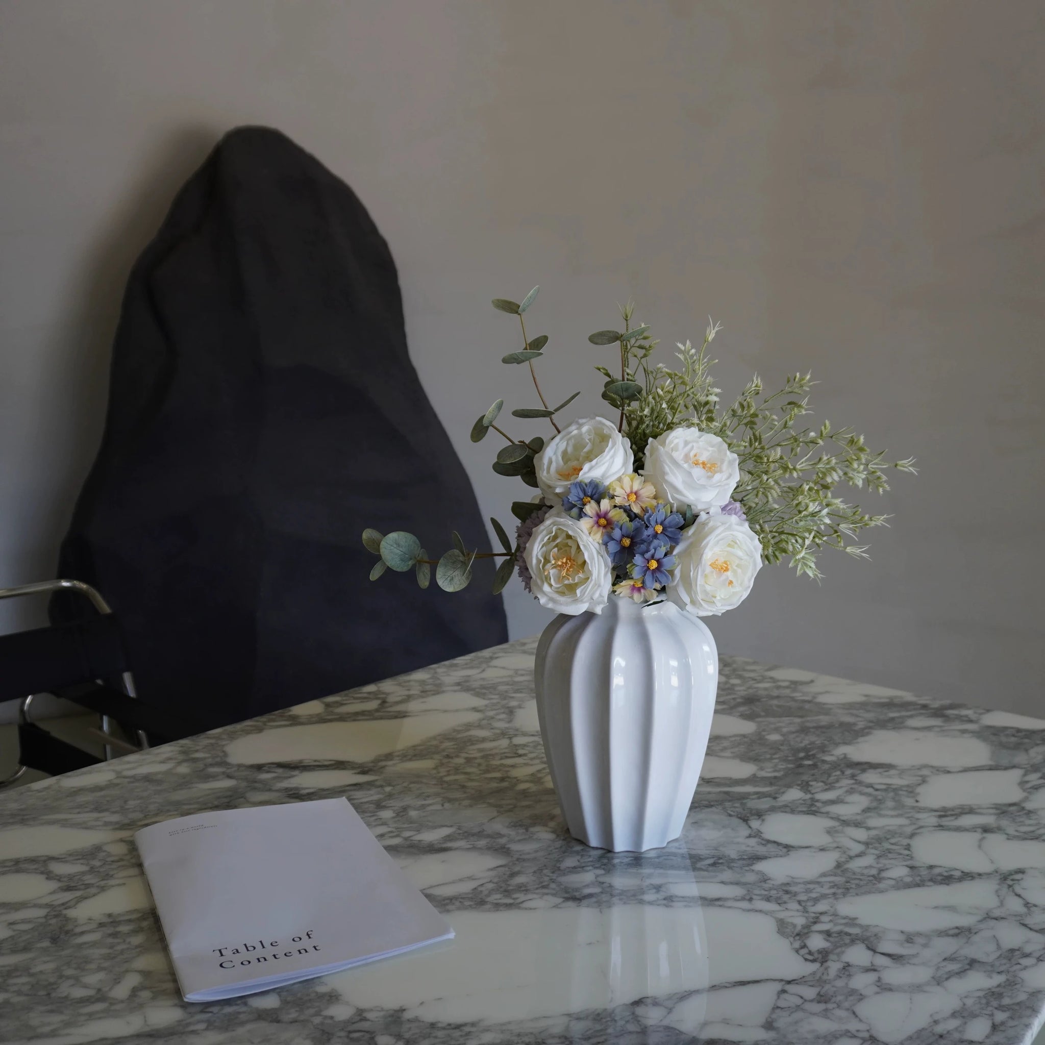 Morandis Gedicht - Künstlicher Blumenstrauß