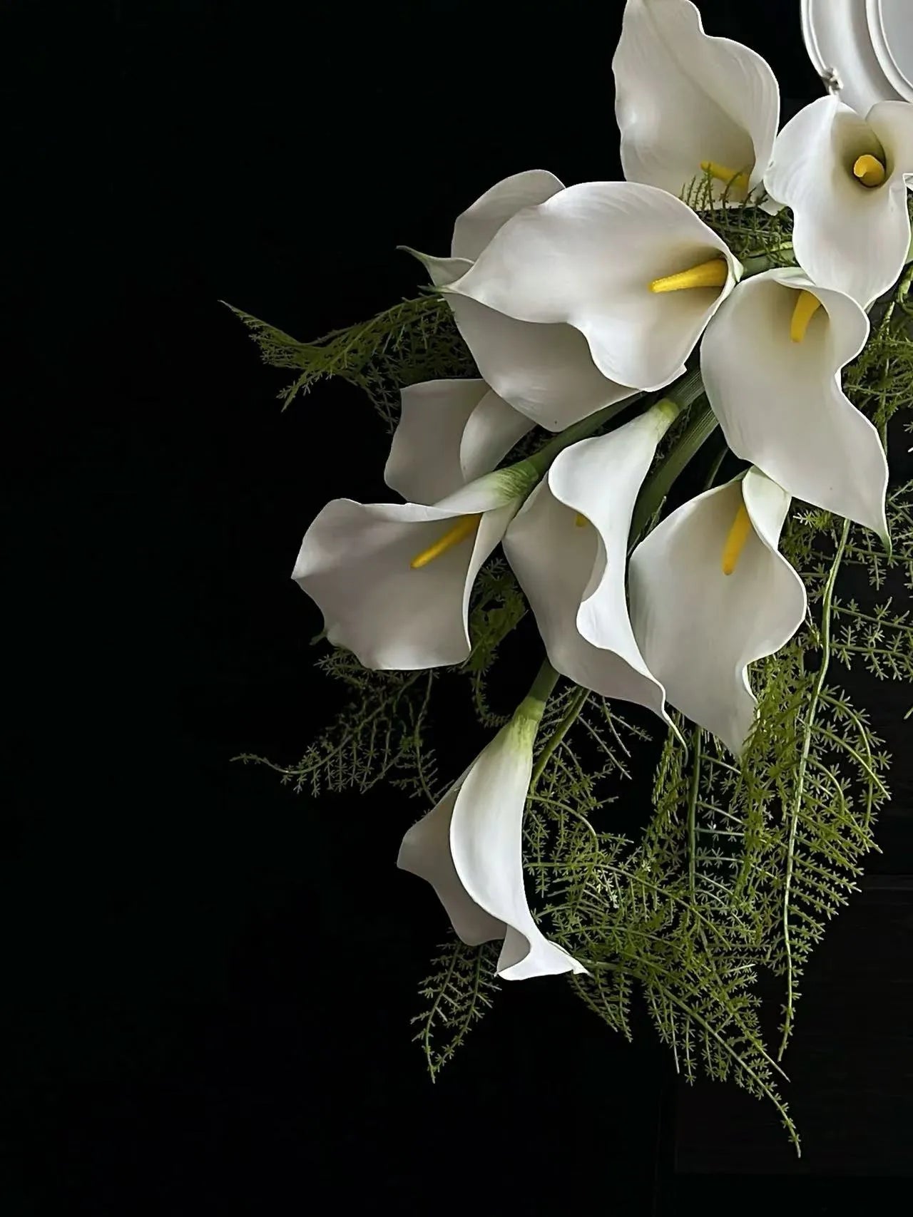 Bridal Artificial Calla Lily Bouquet – White Lilies & Fern Sprigs