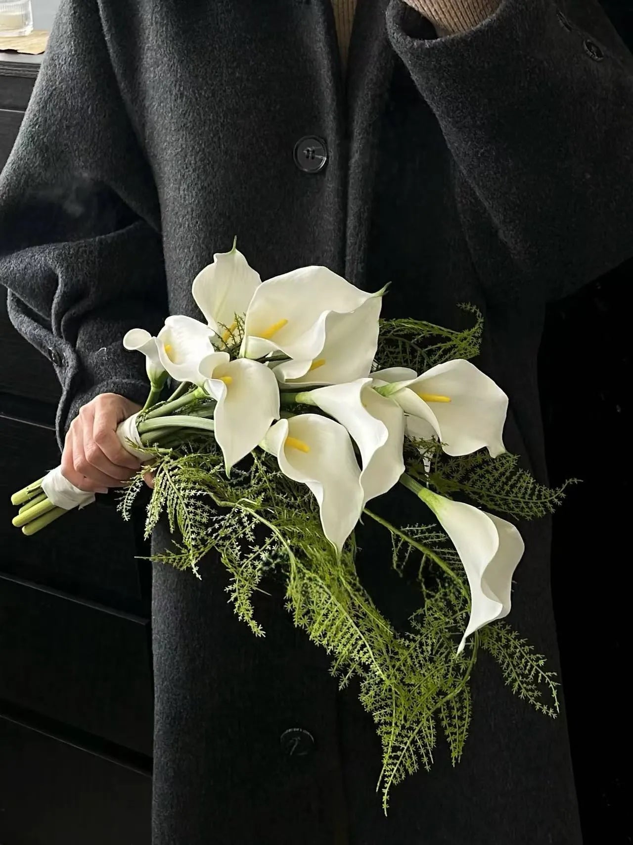 Bridal Artificial Calla Lily Bouquet – White Lilies & Fern Sprigs