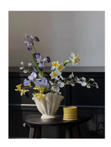 Spring Prelude: Faux Floral Arrangements – Realistic Iris & Daffodil Mix
