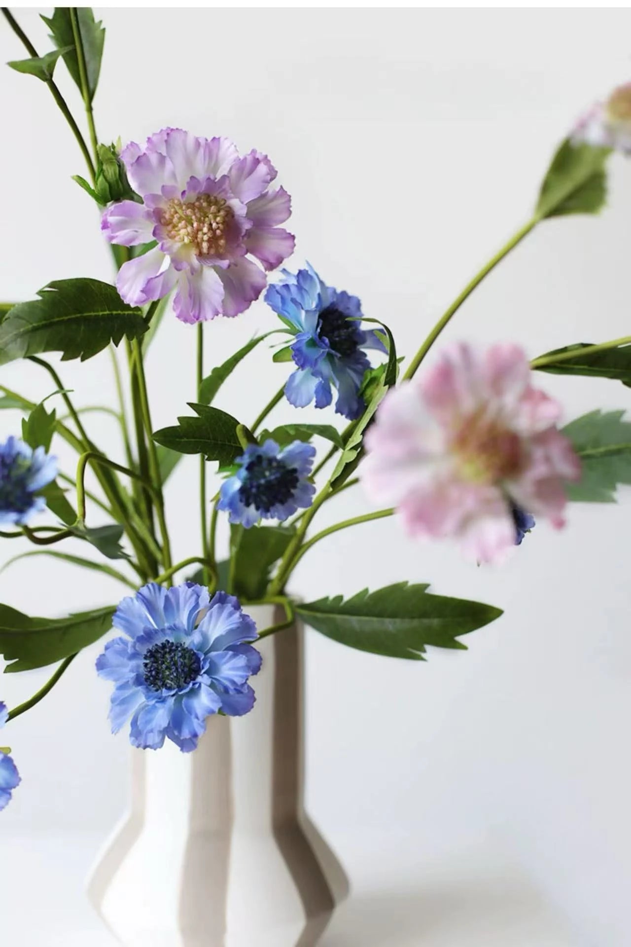 Faux Scabiosa Pincushion Flower Stem – 22"/55cm