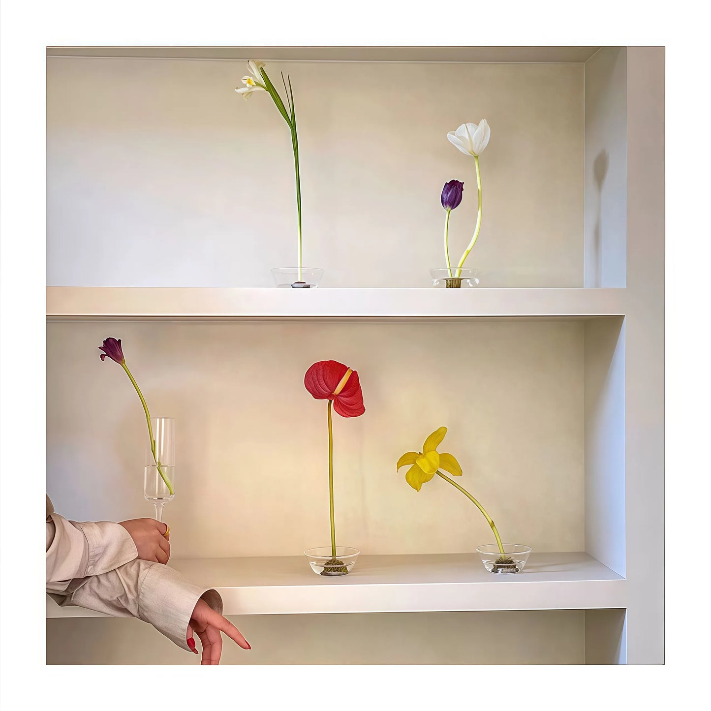 楽しいクリアガラスの生け花用花瓶（けんざん付き）