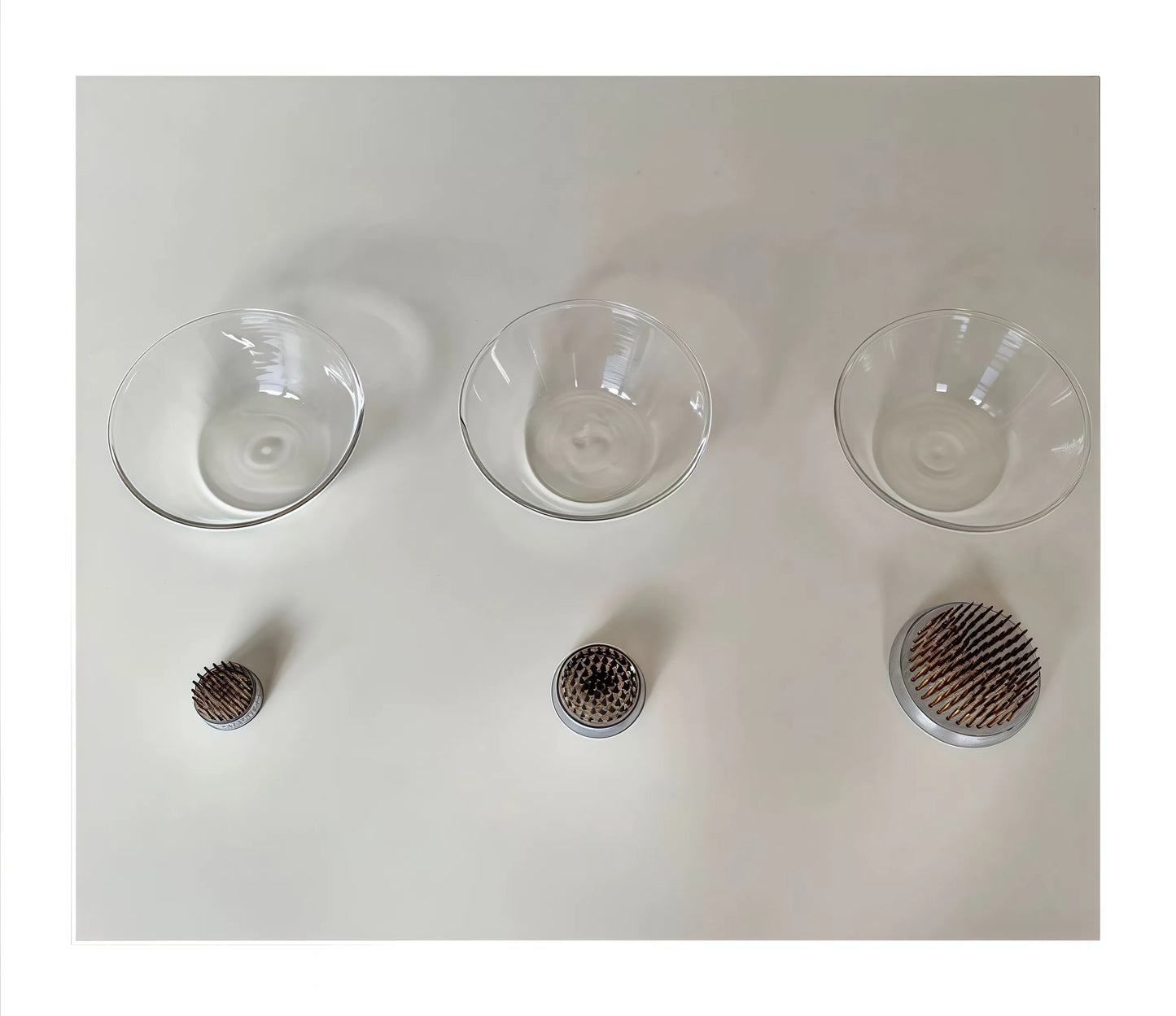 楽しいクリアガラスの生け花用花瓶（けんざん付き）