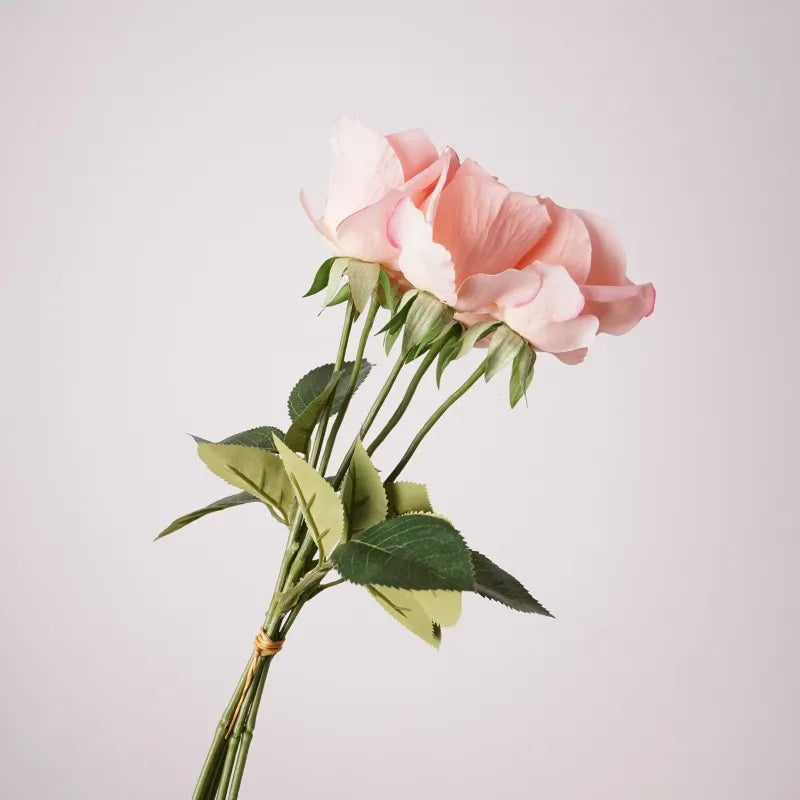 本物のような触感のダイアナバラの花束 - ピンク