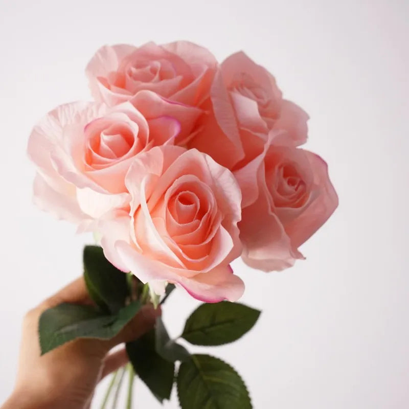 本物のような触感のダイアナバラの花束 - ピンク