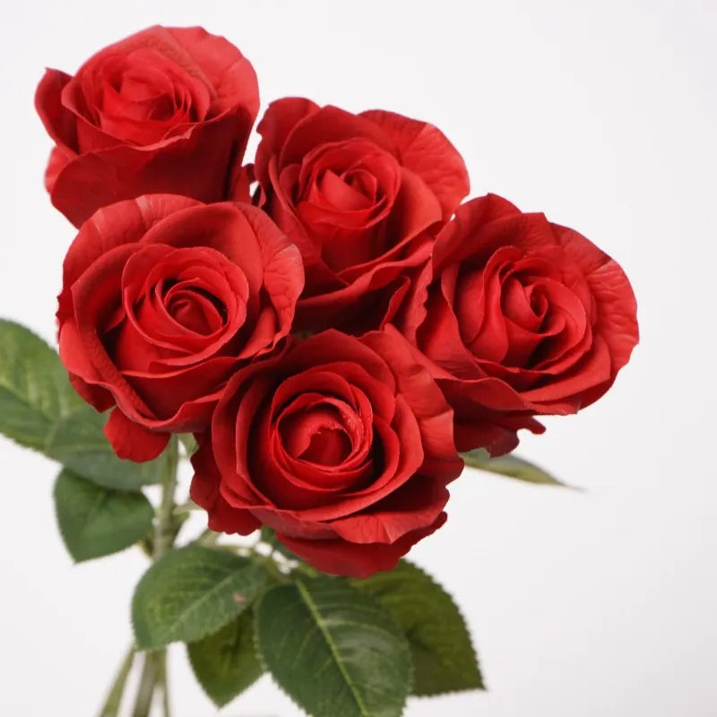 本物のようなタッチ ダイアナバラの花束 - 赤