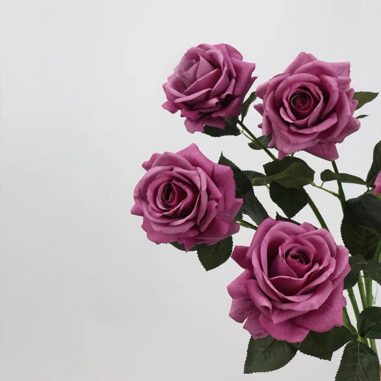 Echte Haptik – Künstliche Rosenstiel in Violett – 63,5 cm