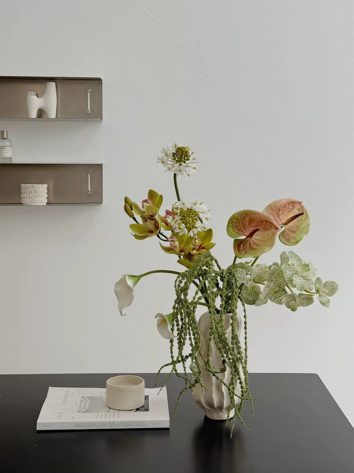 シークレットガーデンウィスパーズ - リアルタッチフェイクフラワーブーケ