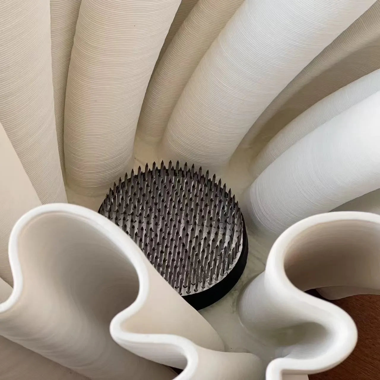 ステンレス鋼の花器 ケンザン