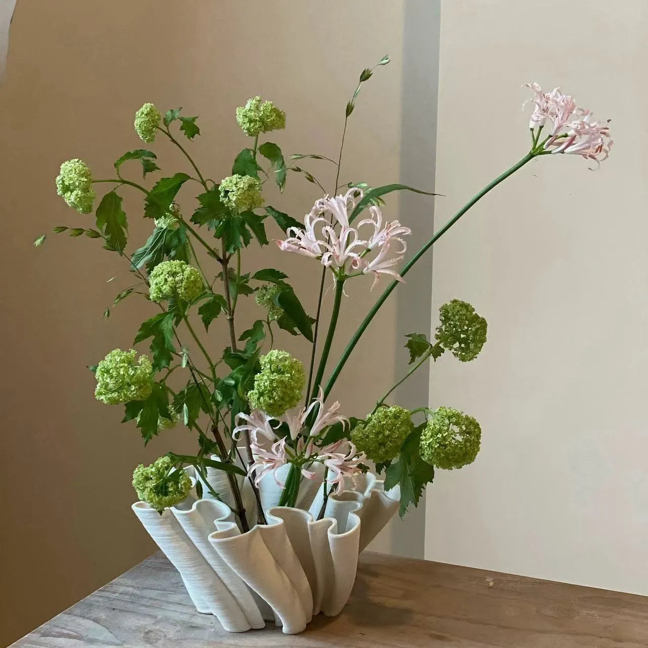 ステンレス鋼の花器 ケンザン