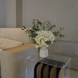 Der Alabasterhain – Künstliches Blumenarrangement mit Vase
