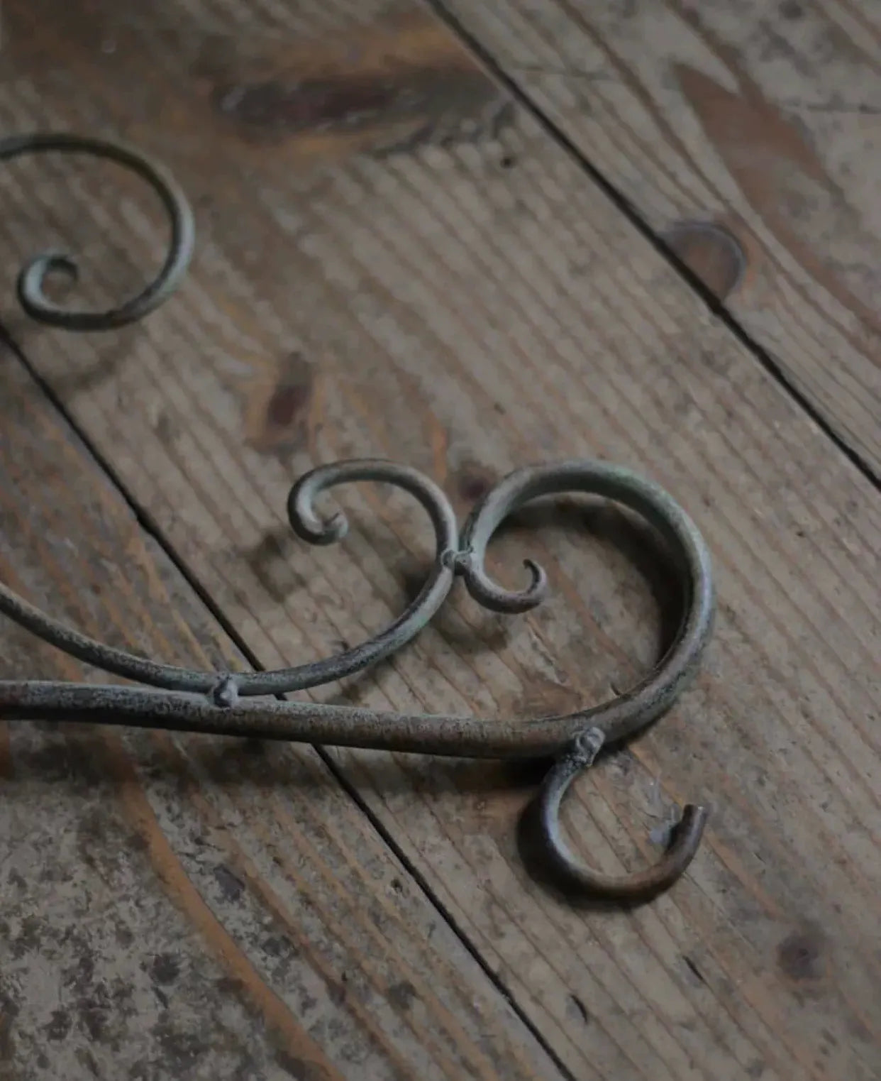 Vintage Iron Hanging Basket with Bracket